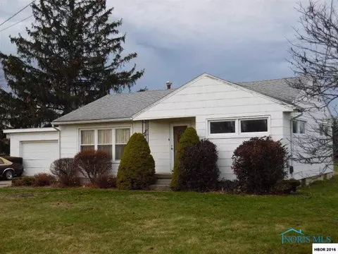 202 Berry St, Upper Sandusky, OH 43351 photo 2