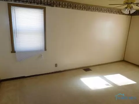 244 South St, Mccomb, OH 45858 photo 4