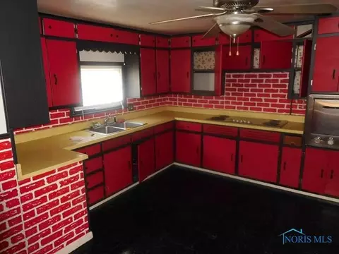244 South St, Mccomb, OH 45858 photo 8
