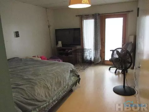 215 Cherry St, Mccomb, OH 45858 photo 2