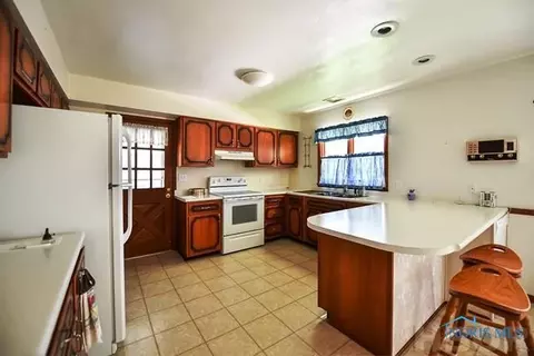 1100 Sandusky St, Findlay, OH 45840 photo 3