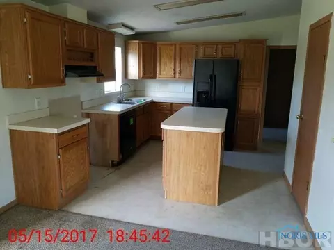 323 Holmes, Deshler, OH 43516 photo 3