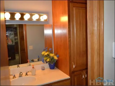 237 Yates Ave, Findlay, OH 45840 photo 5