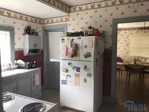 111 Ballard St, Ada, OH 45810 photo 3