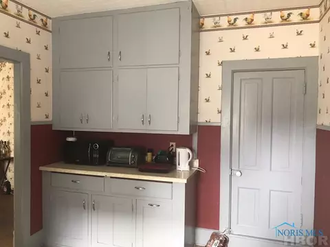 111 Ballard St, Ada, OH 45810 photo 4