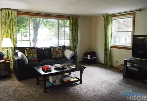 230 Eagle St, Findlay, OH 45840 photo 2