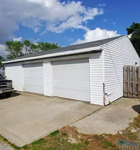 31 Main, West Leipsic, OH 45856 photo 4