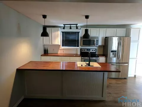 400 S Main St, Dunkirk, OH 45836 photo 2