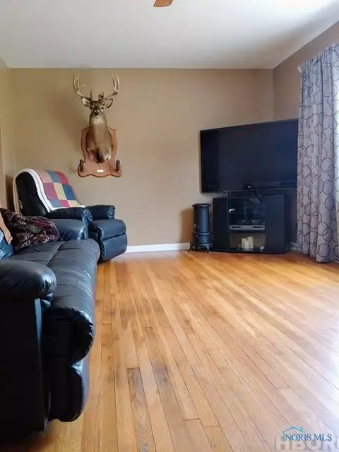 207 Perrin, Mccomb, OH 45858 photo 3