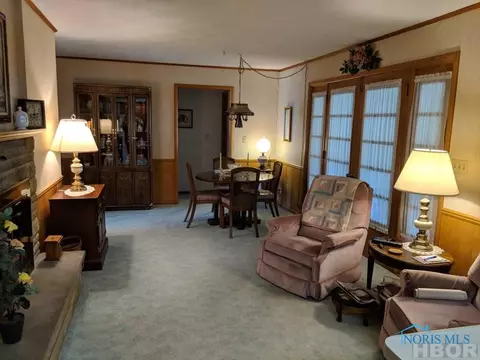 231 Yates Ave, Findlay, OH 45840 photo 2
