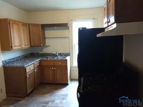 240 Pine Ave, Findlay, OH 45840 photo 2