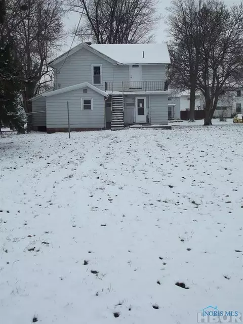 327 N 2nd St, Upper Sandusky, OH 43351 photo 2
