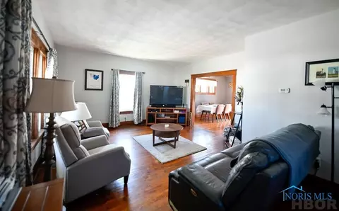 628 Fourth St, Ottawa, OH 45875 photo 2