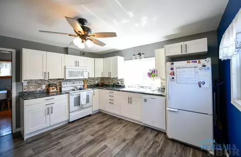628 Fourth St, Ottawa, OH 45875 photo 9