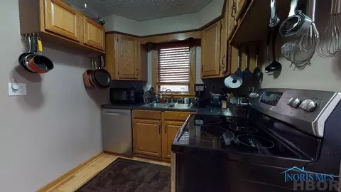 629 Maplewood, Willard, OH 44890 photo 3