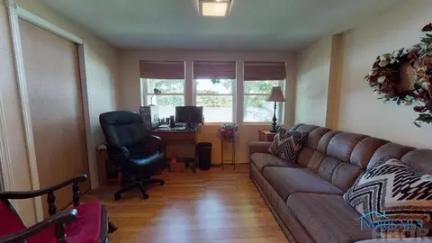 728 Beach Dr, Willard, OH 44890 photo 2