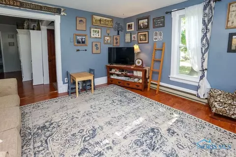 223 Perrin Ave, Mccomb, OH 45858 photo 3