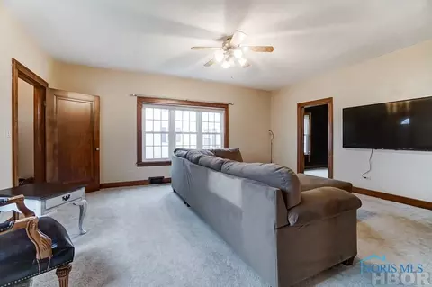 517 E 4th St, Ottawa, OH 45875 photo 6