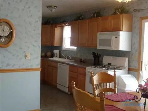 112 Fairview, Lyons, OH 43533 photo 6