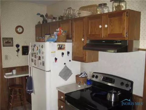 202 W Elm St, Edon, OH 43518 photo 12
