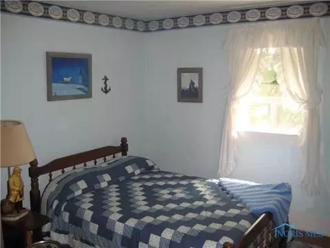 202 W Elm St, Edon, OH 43518 photo 7