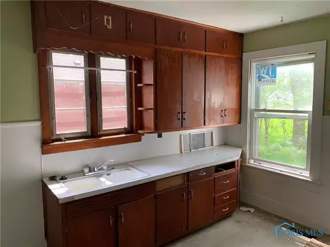 860 E Mulberry, Bryan, OH 43506 photo 3