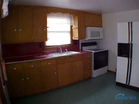 1901 E Wilson, Bryan, OH 43506 photo 3