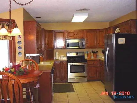 205 Brown Dr, Bryan, OH 43506 photo 6