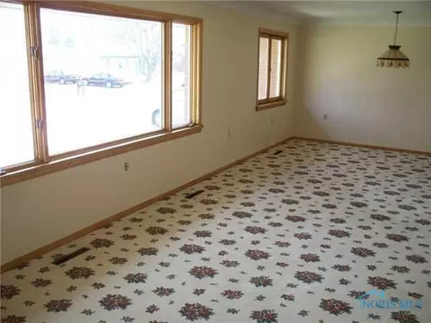 893 E Graceway, Napoleon, OH 43545 photo 3