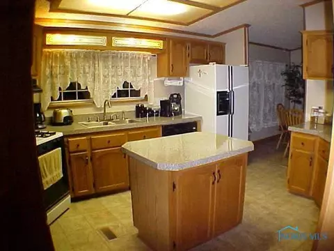 4307 Farmer Mark, Bryan, OH 43506 photo 7