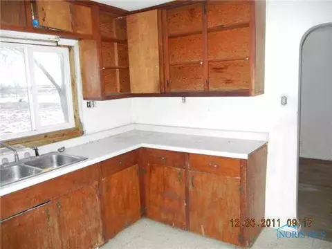 6562 Emch, Walbridge, OH 43465 photo 3