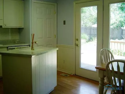 818 Maple, Waterville, OH 43566 photo 5