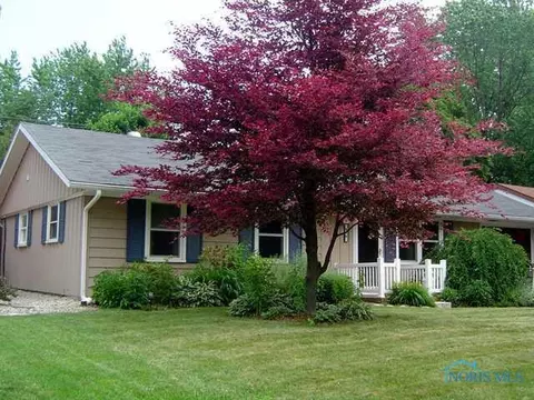 818 Maple, Waterville, OH 43566 photo 1
