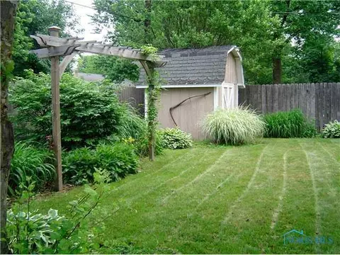 818 Maple, Waterville, OH 43566 photo 16