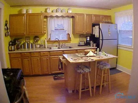 425 N Main, Bryan, OH 43506 photo 2