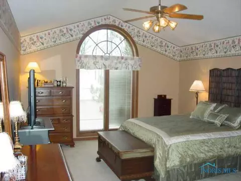 107 Brown Dr, Bryan, OH 43506 photo 4