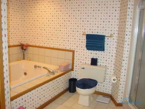 107 Brown Dr, Bryan, OH 43506 photo 9