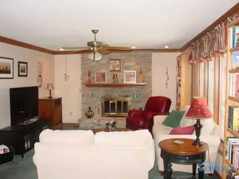 107 Brown Dr, Bryan, OH 43506 photo 3