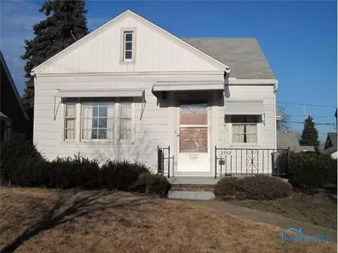2262 Hinde Rd, Toledo, OH 43607 photo 2
