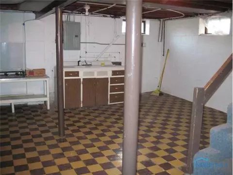 2262 Hinde Rd, Toledo, OH 43607 photo 11