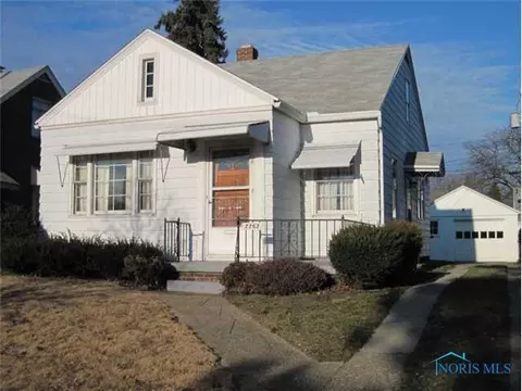 2262 Hinde Rd, Toledo, OH 43607 photo 1
