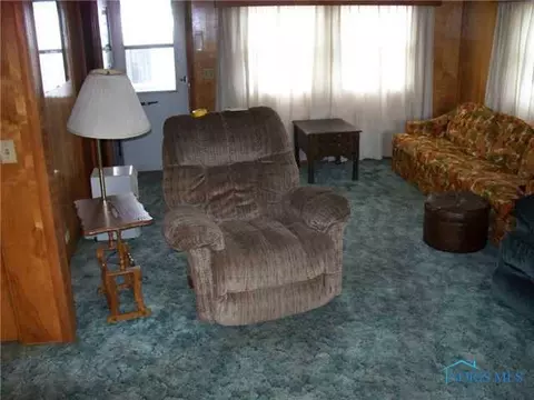 128 E Barnes, Napoleon, OH 43545 photo 3
