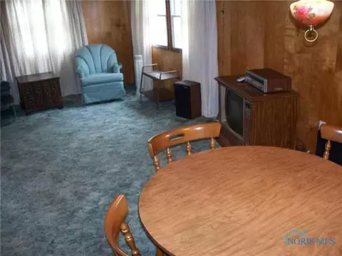 128 E Barnes, Napoleon, OH 43545 photo 5