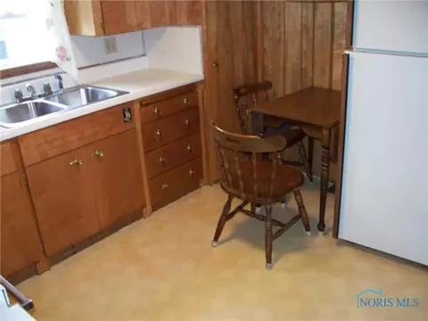 128 E Barnes, Napoleon, OH 43545 photo 8