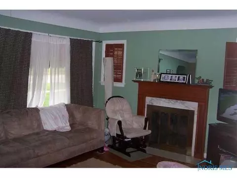 642 S Wheeling, Oregon, OH 43616 photo 3