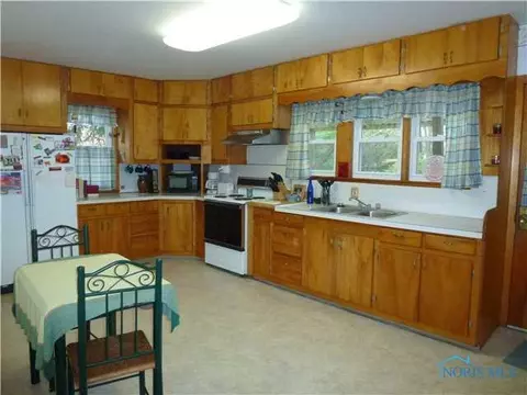 536 S Beech, Bryan, OH 43506 photo 2
