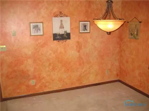 1517 Colonial Ln, Bryan, OH 43506 photo 4