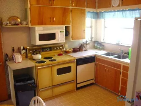 505 Sunny Dr, Bryan, OH 43506 photo 6