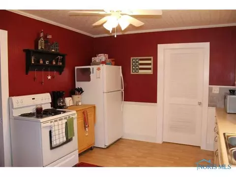 119 E Maple, Deshler, OH 43516 photo 8