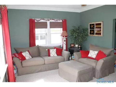 119 E Maple, Deshler, OH 43516 photo 3